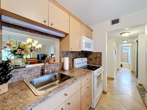 4270 NW 40th Street Lauderdale Lakes FL 33319