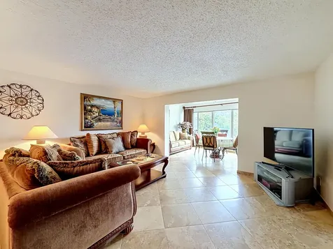 4270 NW 40th Street Lauderdale Lakes FL 33319