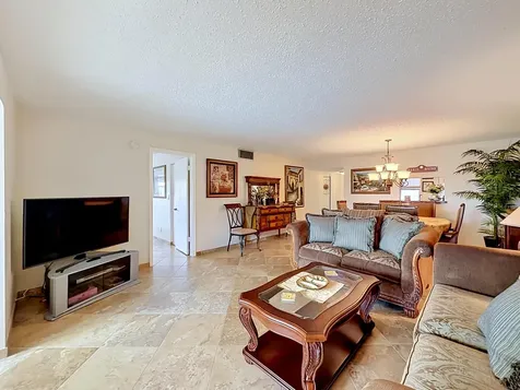 4270 NW 40th Street Lauderdale Lakes FL 33319