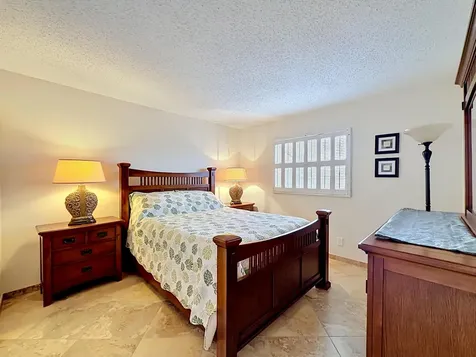 4270 NW 40th Street Lauderdale Lakes FL 33319