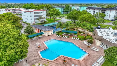 4270 NW 40th Street Lauderdale Lakes FL 33319