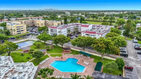 4270 NW 40th Street Lauderdale Lakes FL 33319