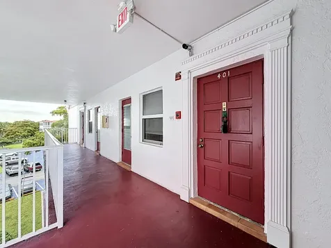 4270 NW 40th Street Lauderdale Lakes FL 33319