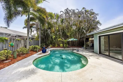 687 NE Maranta Jensen Beach FL 34957