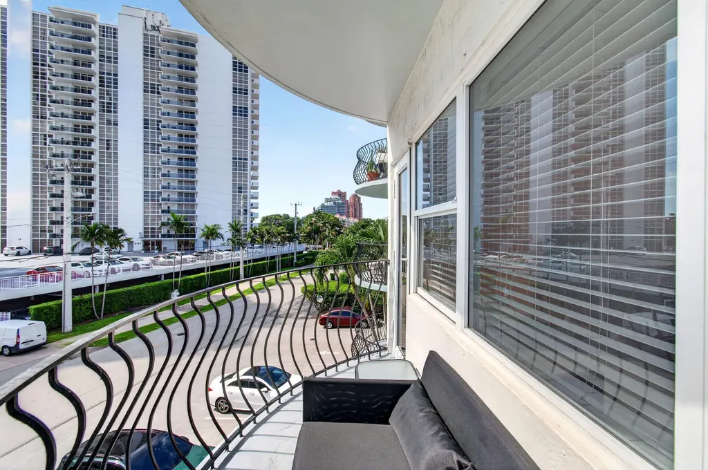 3250 NE 28th Street Fort Lauderdale FL 33308