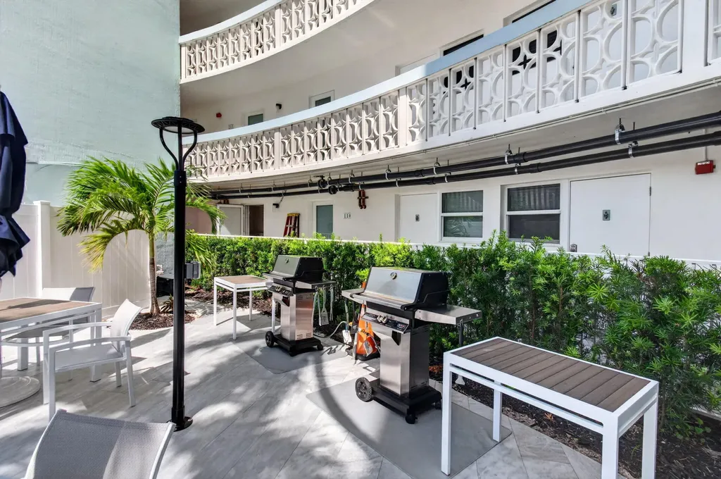 3250 NE 28th Street Fort Lauderdale FL 33308