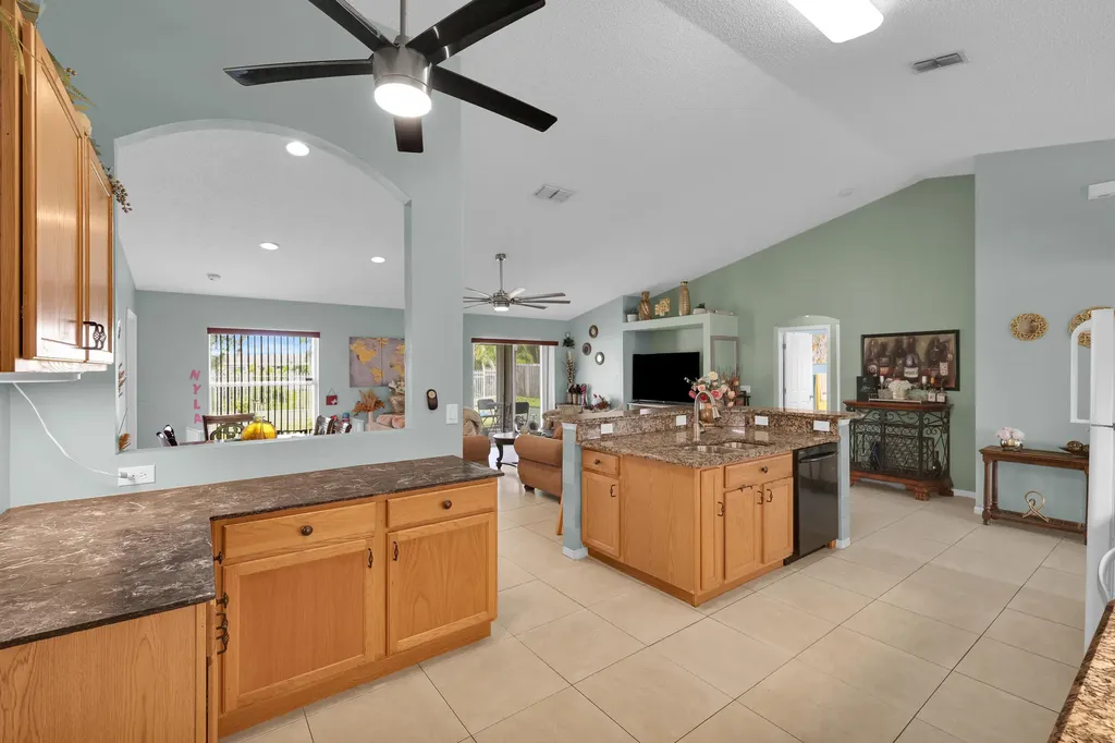 663 NW North Macedo Boulevard Port St Lucie FL 34983