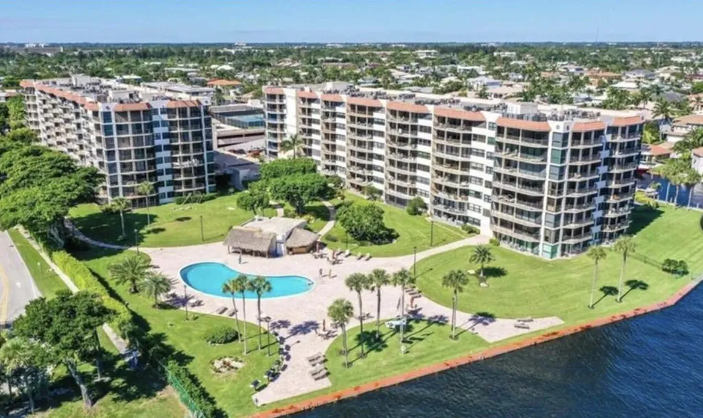 859 Jeffery Street Boca Raton FL 33487