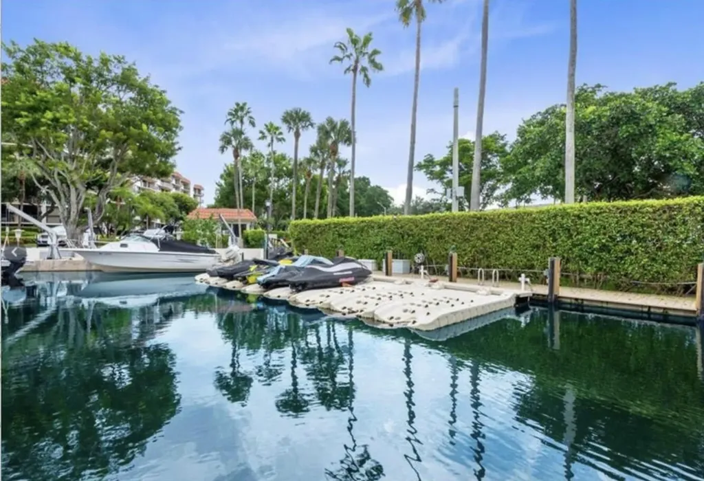 859 Jeffery Street Boca Raton FL 33487