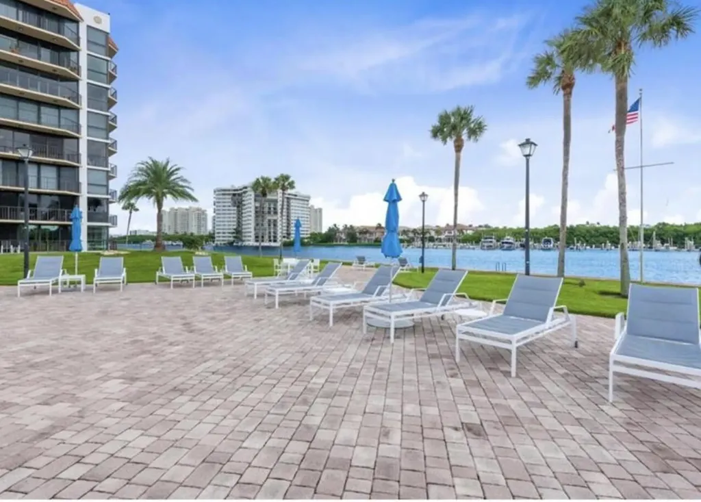 859 Jeffery Street Boca Raton FL 33487