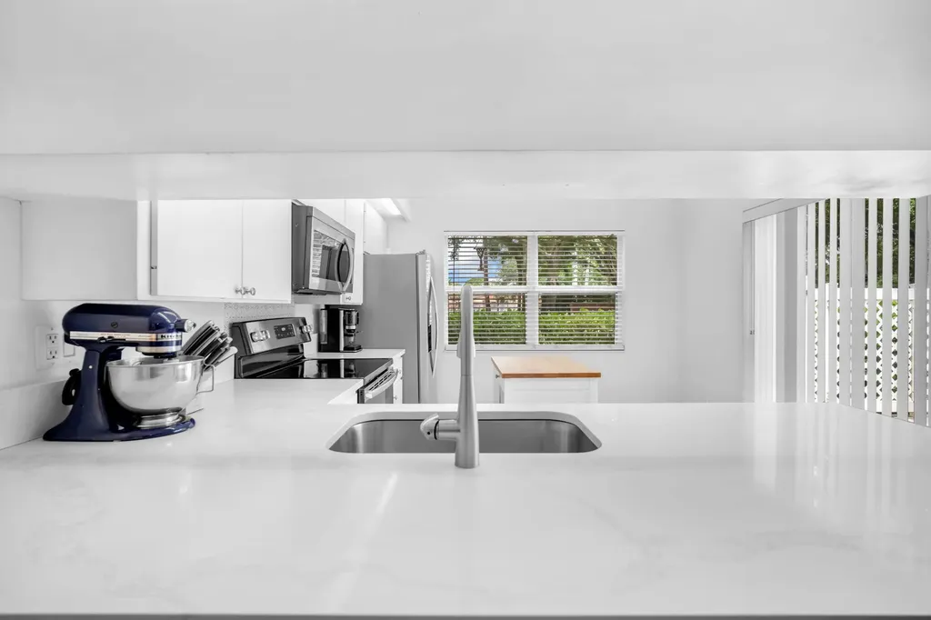 1805 Middleton Way West Palm Beach FL 33409
