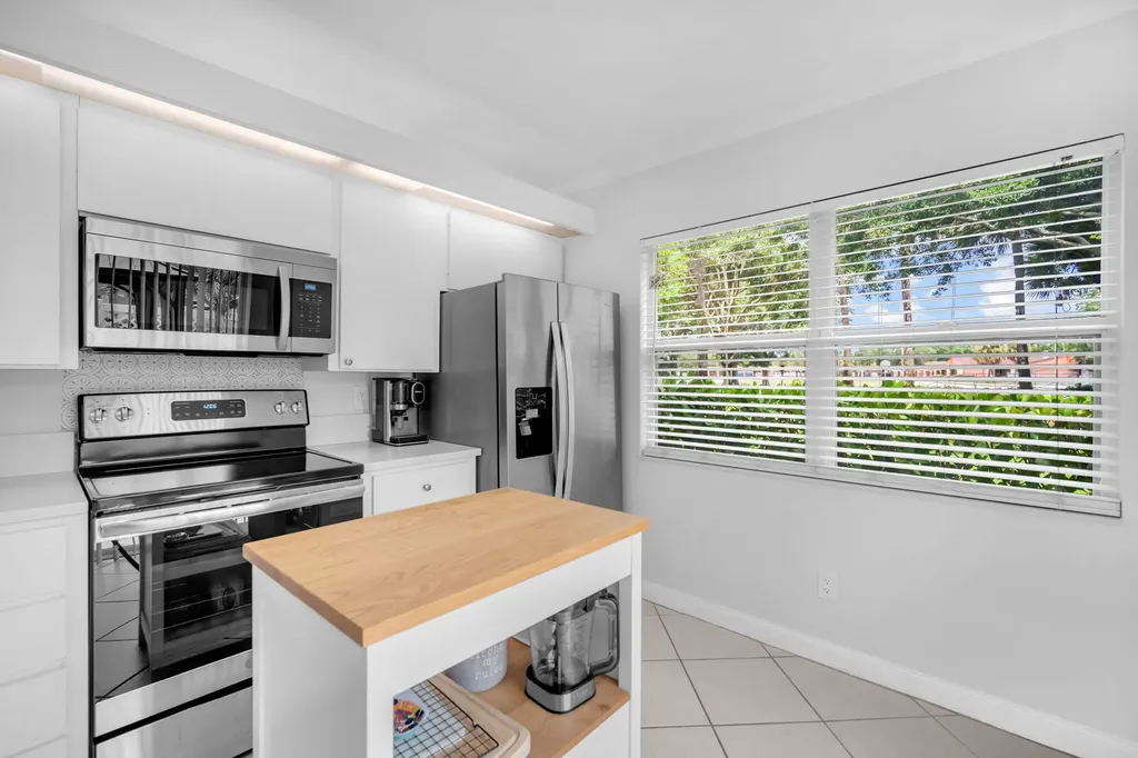 1805 Middleton Way West Palm Beach FL 33409