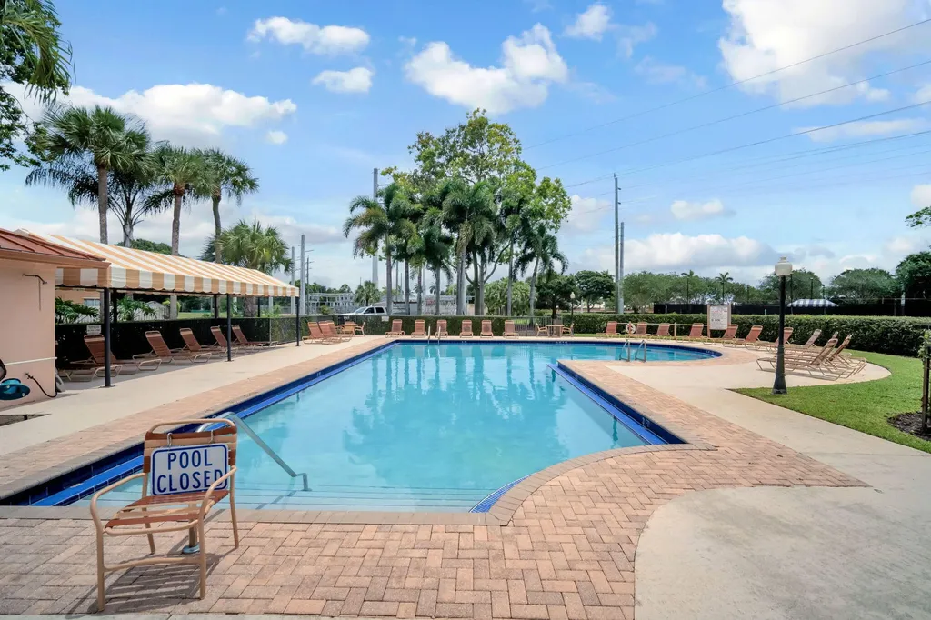 1805 Middleton Way West Palm Beach FL 33409
