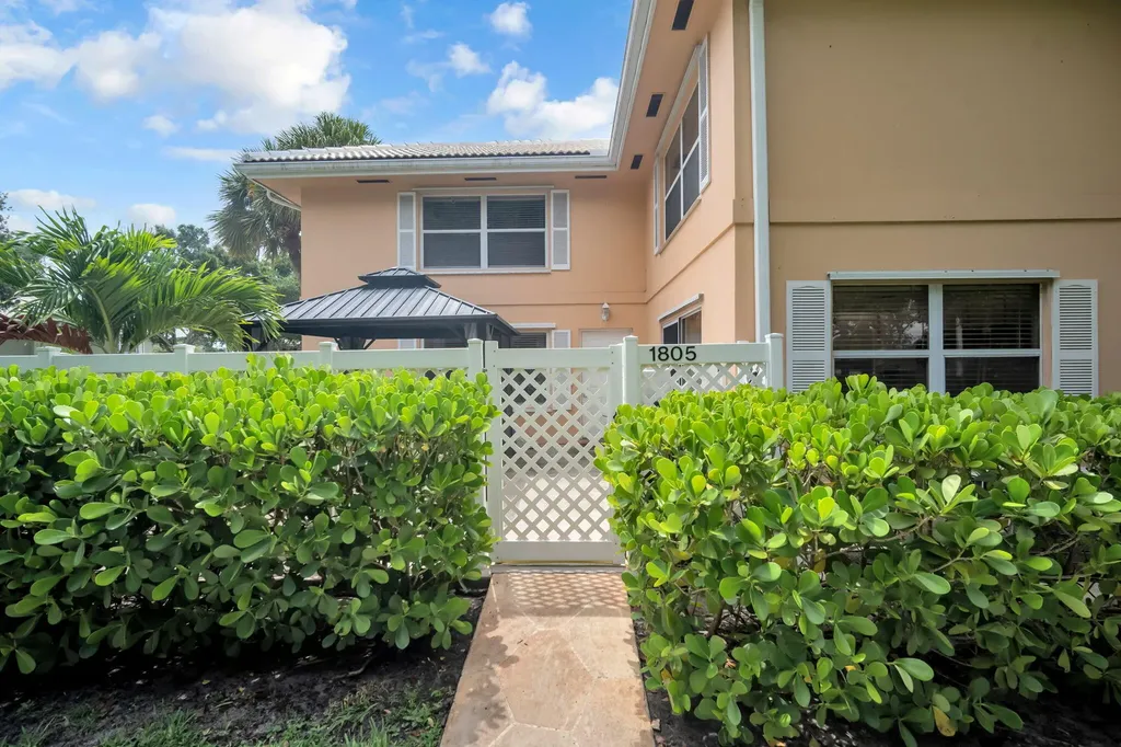 1805 Middleton Way West Palm Beach FL 33409