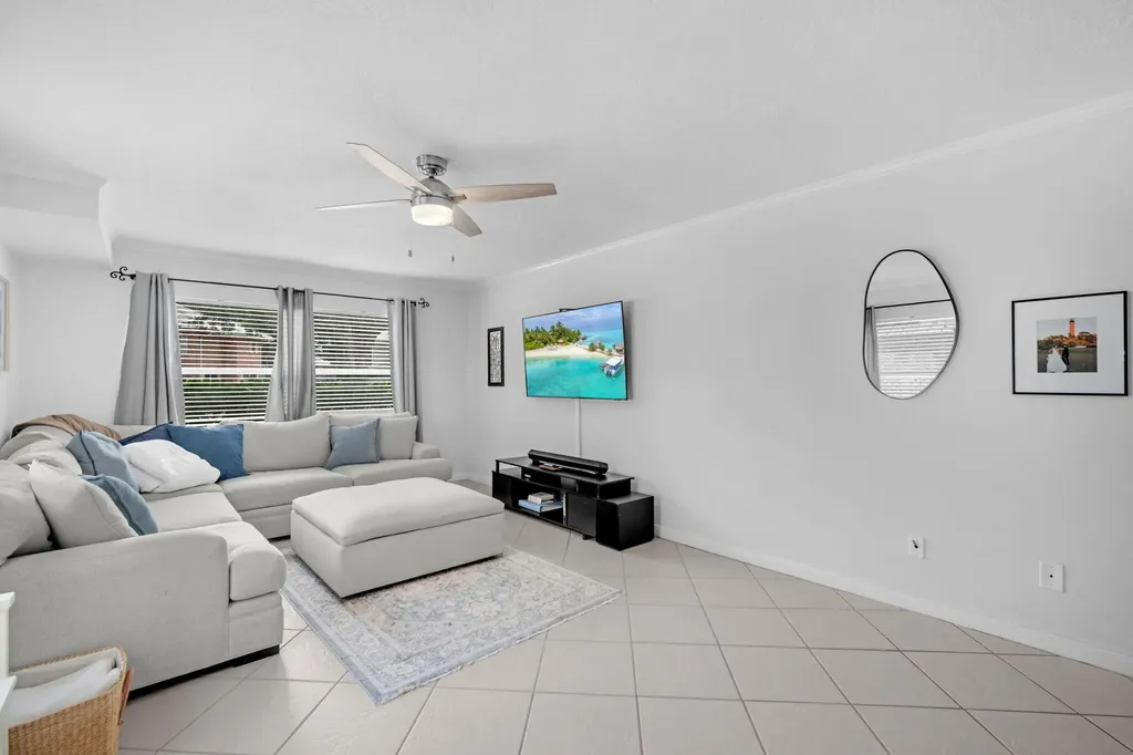 1805 Middleton Way West Palm Beach FL 33409