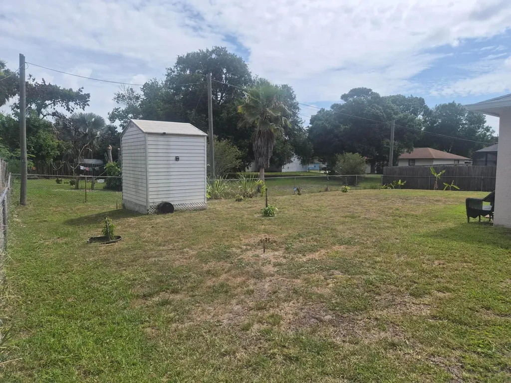 681 NW Thuringer Street Street NW Palm Bay FL 32907