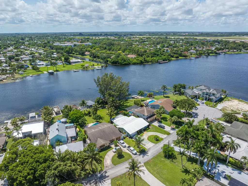 6563 Paul Mar Drive Lake Worth FL 33462