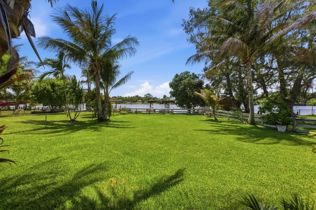 6563 Paul Mar Drive Lake Worth FL 33462