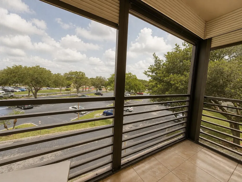 1000 Colony Point Circle Pembroke Pines FL 33026