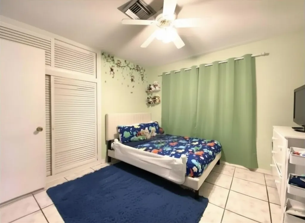 2894 SE 1st Place Boynton Beach FL 33435