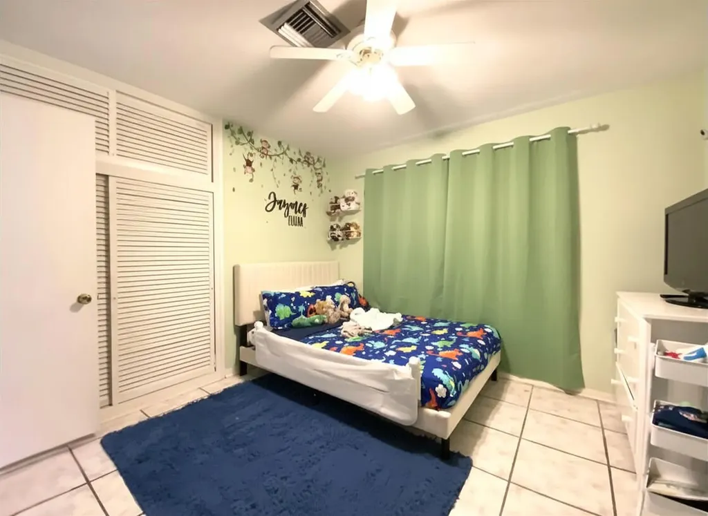 2894 SE 1st Place Boynton Beach FL 33435