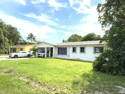 2894 SE 1st Place Boynton Beach FL 33435