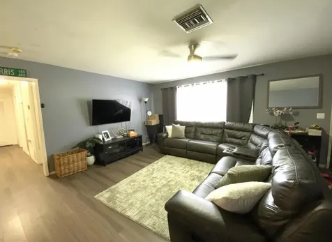 2894 SE 1st Place Boynton Beach FL 33435