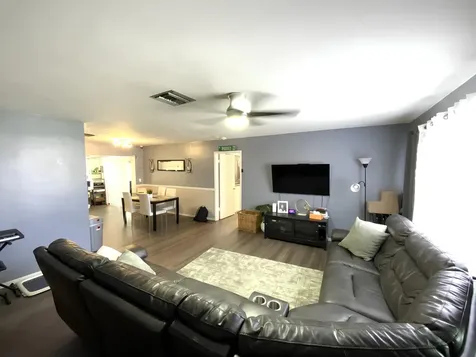 2894 SE 1st Place Boynton Beach FL 33435