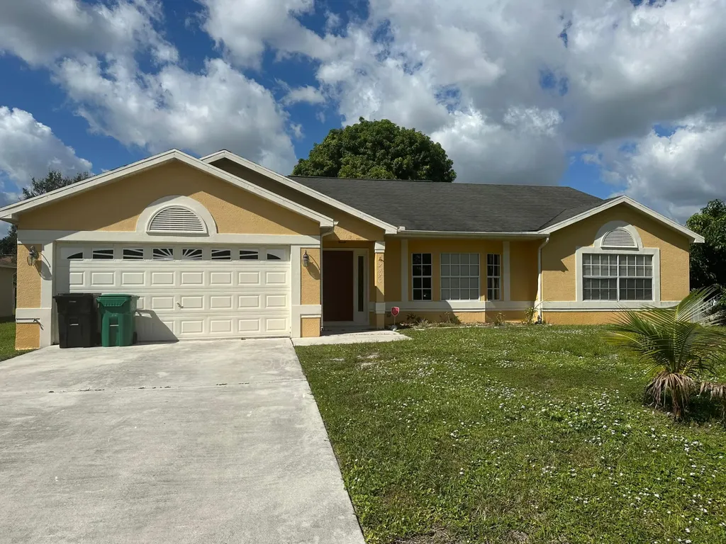 2426 SE Addison Street Port St Lucie FL 34984