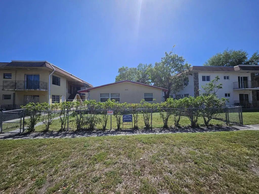 2032 NE 168th Street North Miami Beach FL 33162