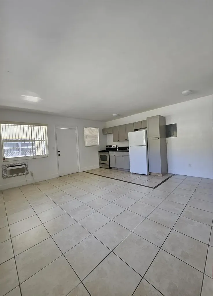 2032 NE 168th Street North Miami Beach FL 33162