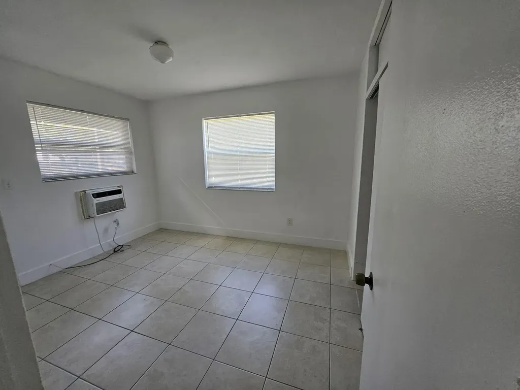 2032 NE 168th Street North Miami Beach FL 33162