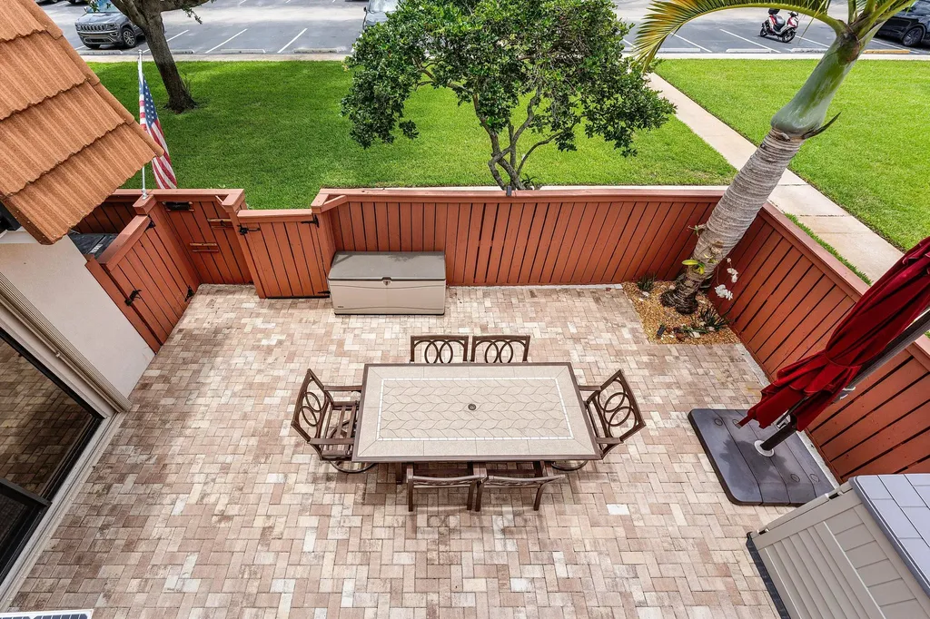 2818 Waterford Drive N Deerfield Beach FL 33442