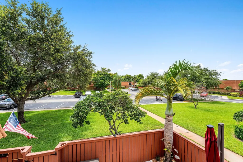 2818 Waterford Drive N Deerfield Beach FL 33442