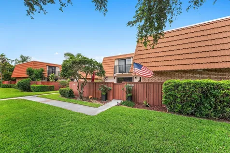 2818 Waterford Drive N Deerfield Beach FL 33442