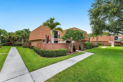 2818 Waterford Drive N Deerfield Beach FL 33442