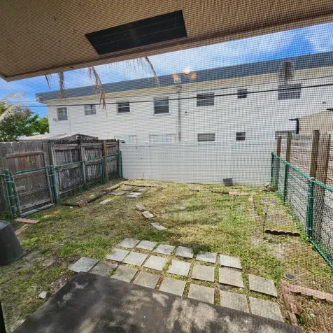500 NE 3rd Street Hallandale FL 33009