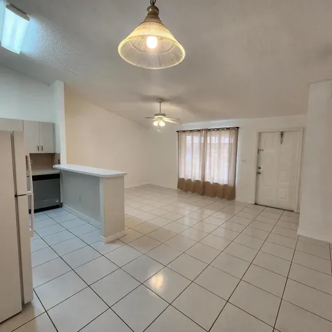 500 NE 3rd Street Hallandale FL 33009