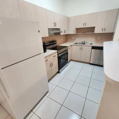 500 NE 3rd Street Hallandale FL 33009