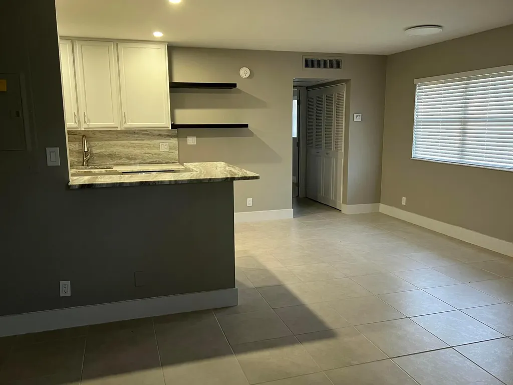 267 Flanders F Delray Beach FL 33484