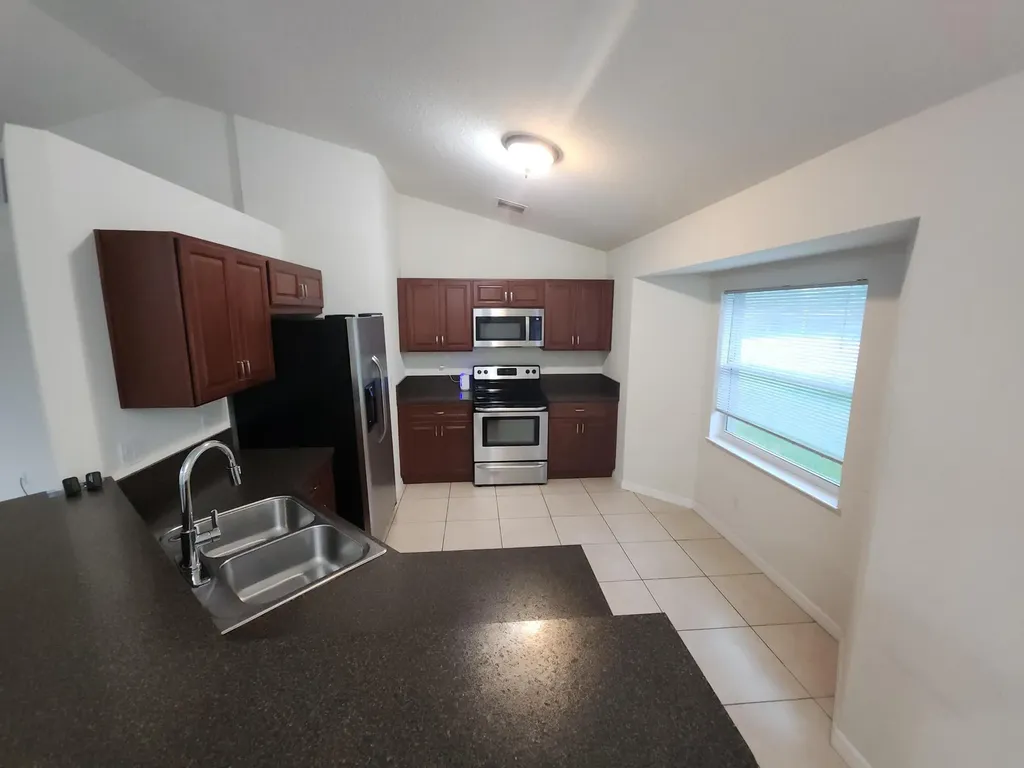 842 SE Walters Terrace Port St Lucie FL 34983