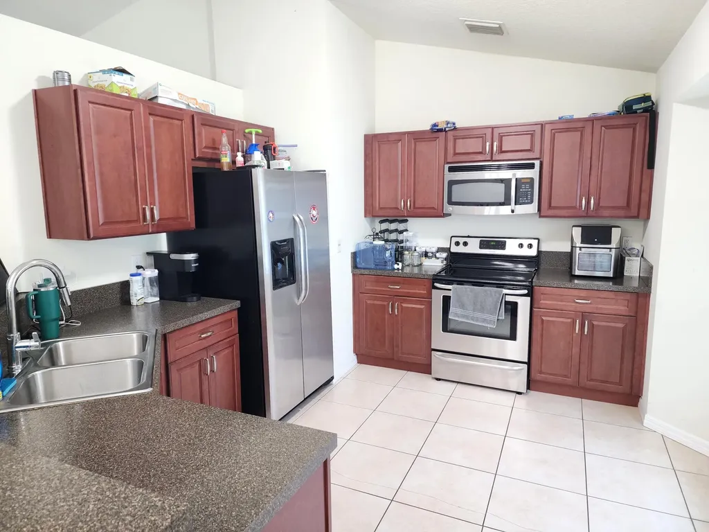 842 SE Walters Terrace Port St Lucie FL 34983