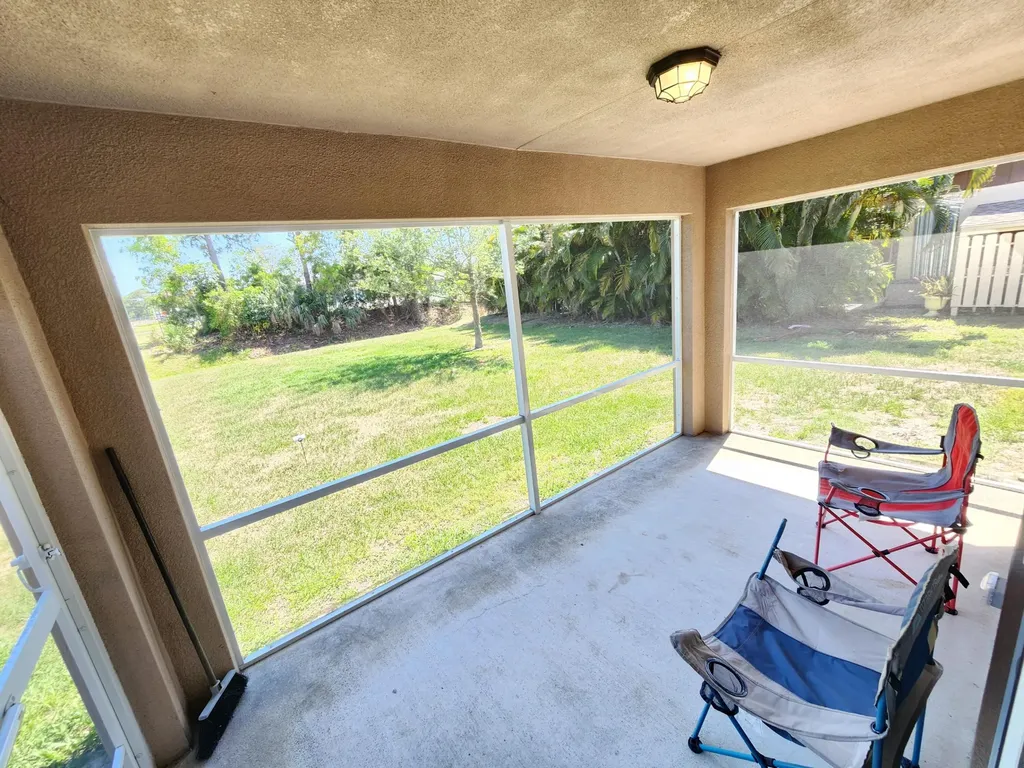 842 SE Walters Terrace Port St Lucie FL 34983
