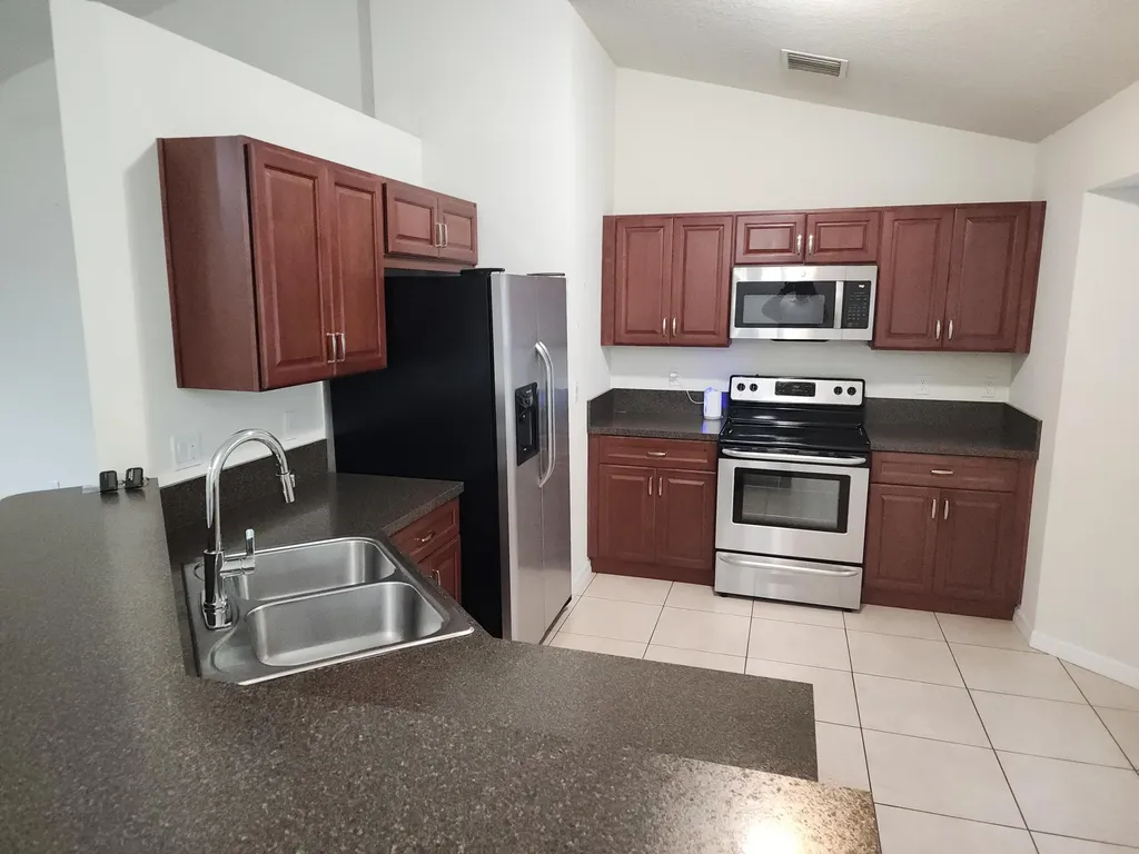 842 SE Walters Terrace Port St Lucie FL 34983