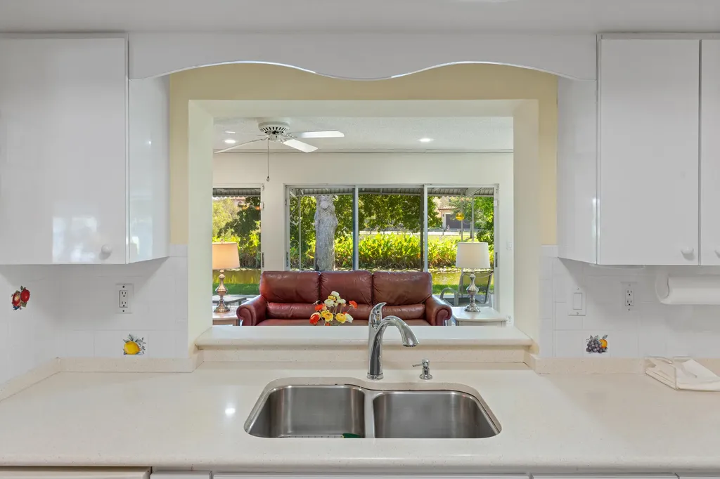4915 NW 51st Avenue NW Tamarac FL 33319