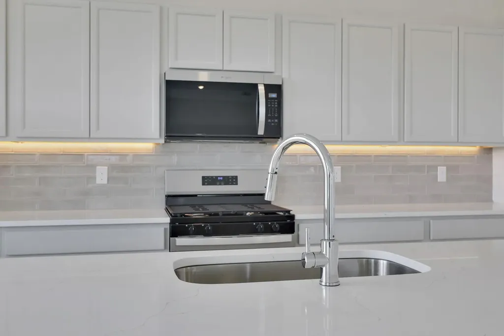 10717 NW Suncrest Lp Port St Lucie FL 34987