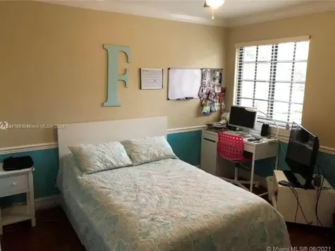 4310 Vineyard Circle Weston FL 33332