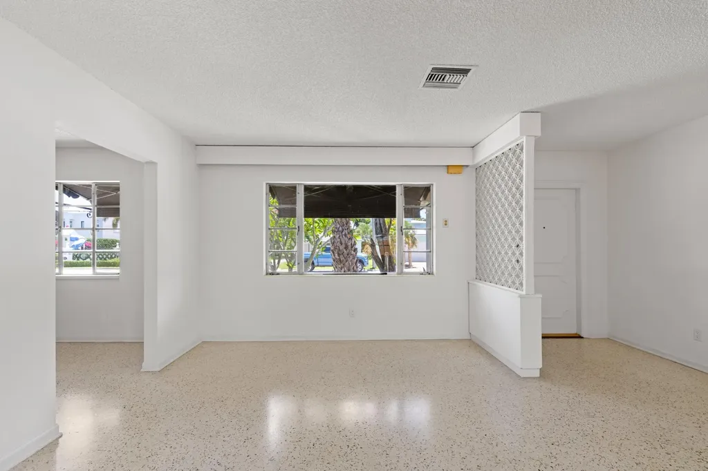 1725 N Lakeside Drive Lake Worth Beach FL 33460
