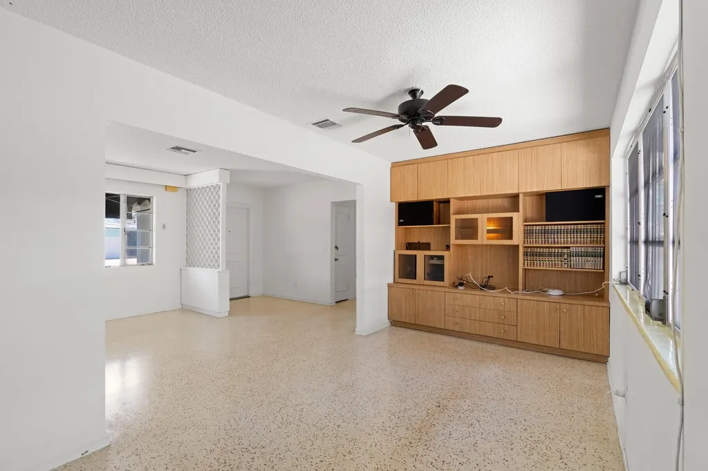 1725 N Lakeside Drive Lake Worth Beach FL 33460