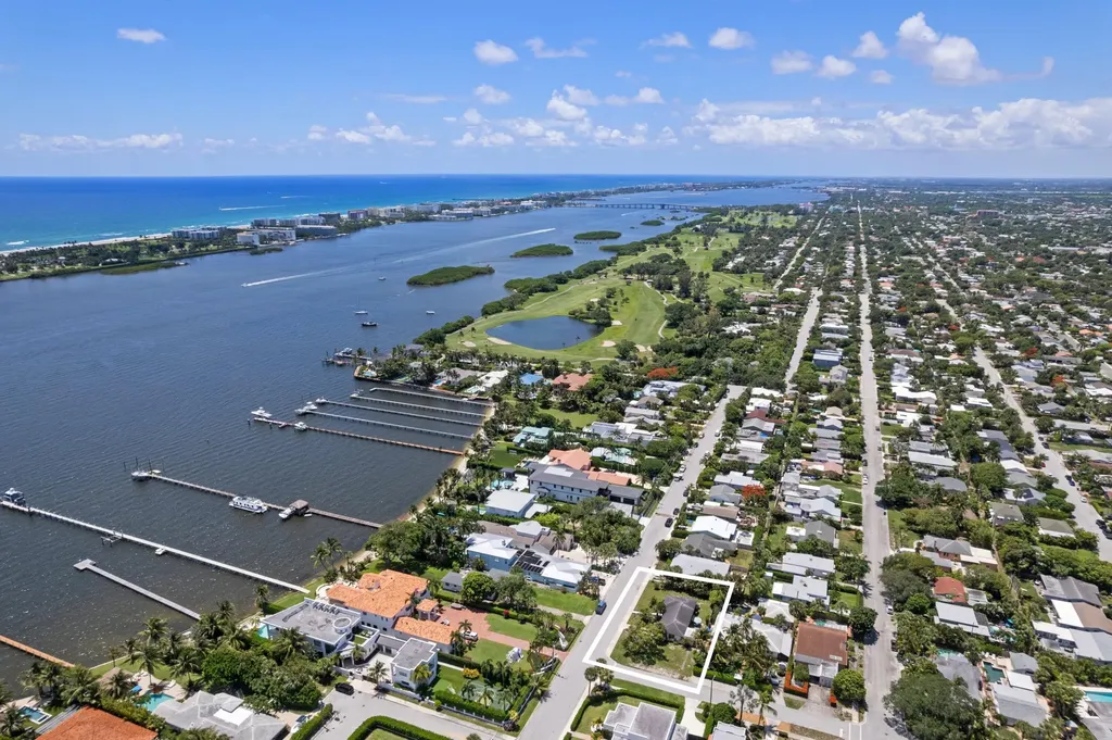 1725 N Lakeside Drive Lake Worth Beach FL 33460